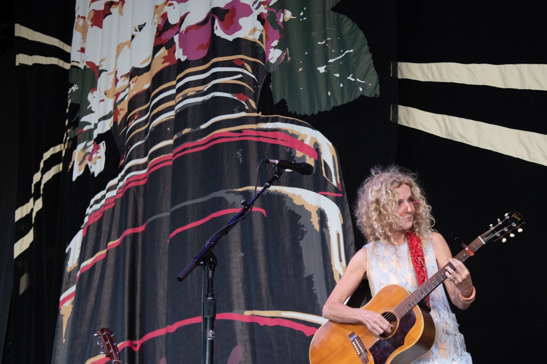 The Chicks kick off summer tour at Hollywood Casino Amphitheatre